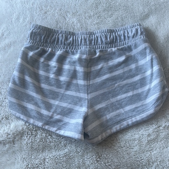 Cat & Jack Soft Shorts Gray & White Striped Size 10/12 L (Girls) - Picture 3 of 5